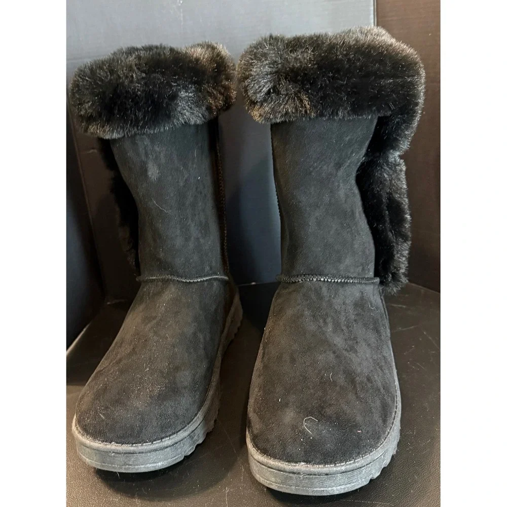 SO Womens 7.5 Abigail‎ Winter Boots Black Faux Suede Fur Trim Button Detail